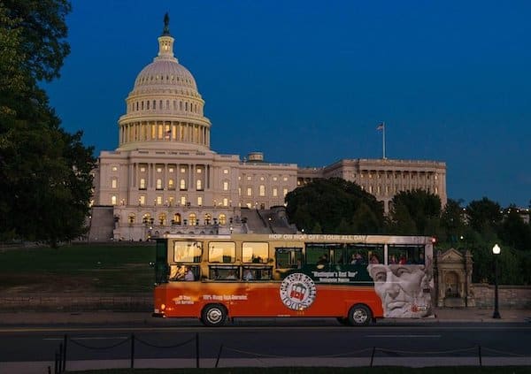 Visiter Washington de nuit avec le trolley